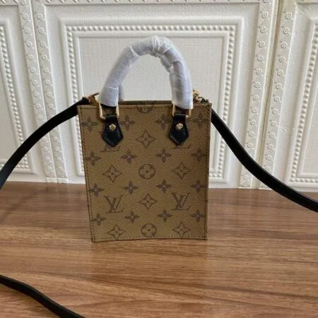 Louis Vuitton PETIT SAC PLAT