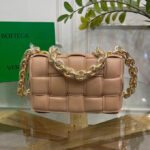 BOTTEGA-VENETA-THE-CHAIN-CASSETTE.png